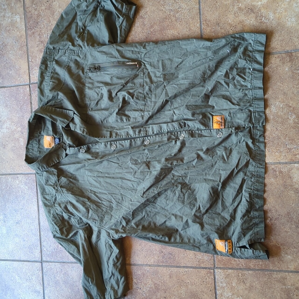 Men's Akademiks button shirt 2xl